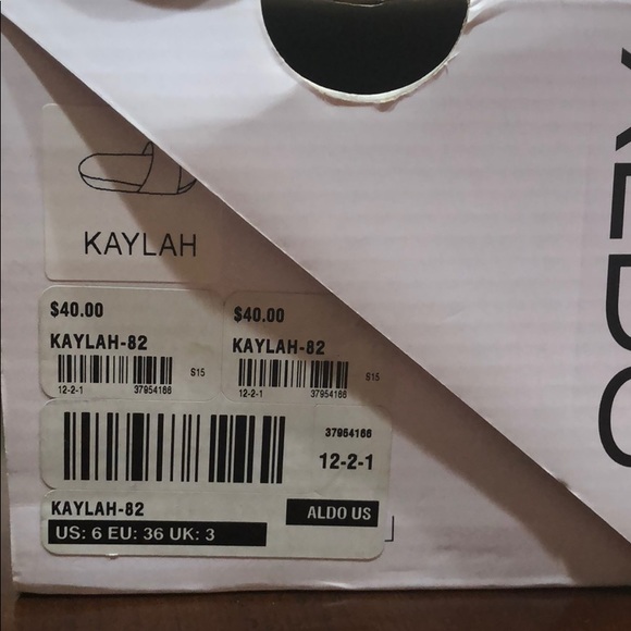 White & Gold “Oui Non” Kaylah Model Aldo Sandals - Picture 2 of 2